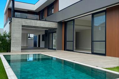 Casa 3 suítes Caledônia Private Village