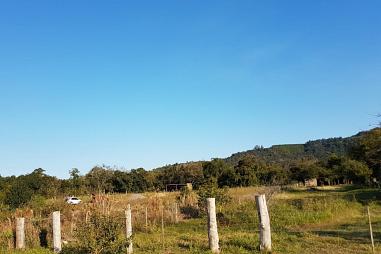 Terreno localizado na estrada Velha,  próximo ao campo do Rolantense