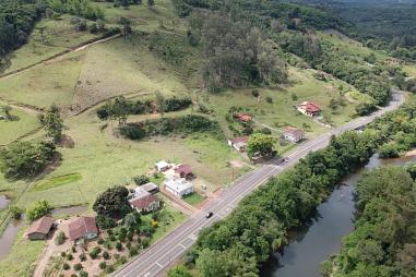 Sítio Frente para RS 239 -Rio Branco - Rolante