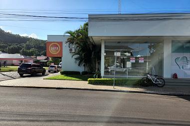 Sala comercial no centro de Rolante