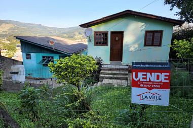 Duas casas no bairro Rio Branco - Rolante