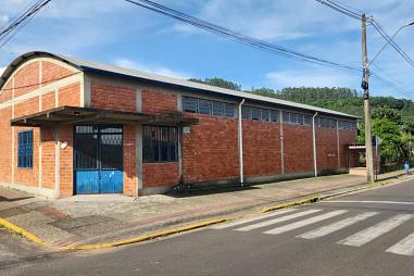 Aluga-se prédio comercial no Rio Branco- Rolante/RS