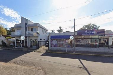 Vende-se quatro imóveis no Centro em Rolante/RS