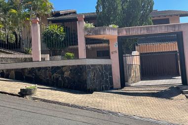 Vende-se casa no bairro Centro em Rolante/RS