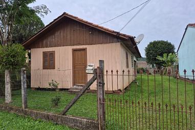 Aluga-se casa no bairro Grassmann em Rolante/RS.