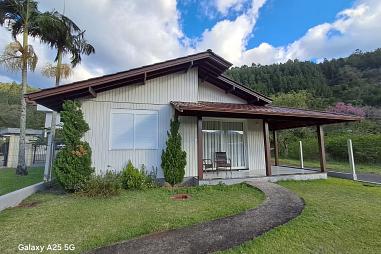 Vende-se casa no Centro de Riozinho/RS