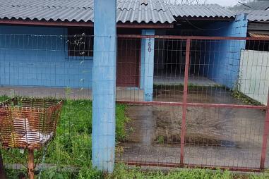 Vende casa no bairro Rio Branco em Rolante/RS