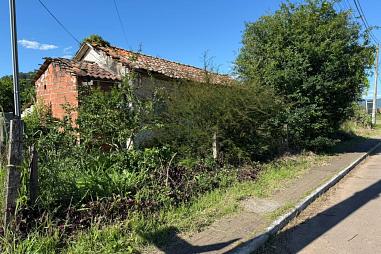 Vende-se terreno com casa no Bairro Rio Branco em Rolante/RS