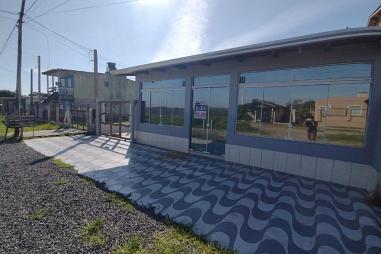 Vende-se prédio comercial no Parque do Presidente em Tramandaí/RS