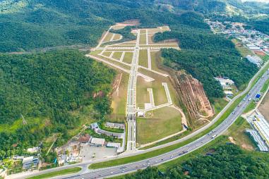TERRENO NO COLINAS DE CAMBORIU