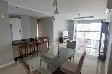 Apto no Pioneiros 4 dormitórios com 3 vagas