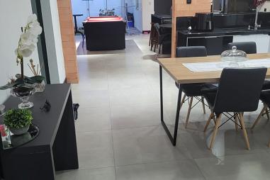 Sobrado com 3 quartos à venda, 215m², 3 banheiros, 2 garagens - Areias - Camboriú