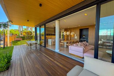 Casa em Condomínio com 4 quartos à venda, 344m², 5 banheiros, 2 garagens - Praia do Estaleiro - Balneário Camboriú