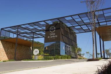 Colinas de Camboriú Village: Terrenos residenciais e comerciais a venda, à partir e 300m² área total. Agende sua visita!