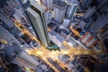 4 Suítes, 3 Vagas garagem, 177m² área útil, 2 pavimentos de área de lazer. Avenida Brasil em Balneário Camboriú.