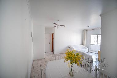 Apartamento na quadra mar - centro de Balneário Camboriú