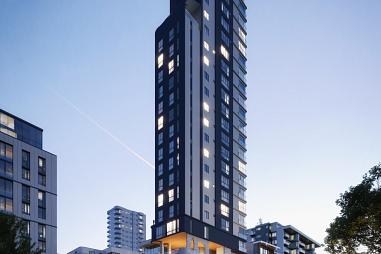 4 Suítes, 3 vagas garagem, 160m² área útil. Localizado na quadra do mar em Balneário Camboriú.