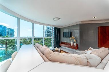 Brava Home Resort, 3 suítes, 3 vagas garagem, mobiliado, Praia Brava em Itajaí.