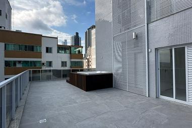 3 Suítes, Novo, 2 vagas garagem, Amplo terraço com jacuzzi.  Próximo do Passeio San Miguel.