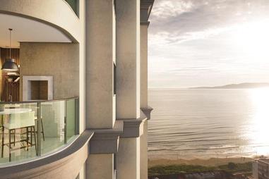 Blue View: 2 dormitórios (1 suíte), Vaga privativa, Frente Mar, Sacada com churrasqueira, Morretes em Itapema. Área de lazer completa.