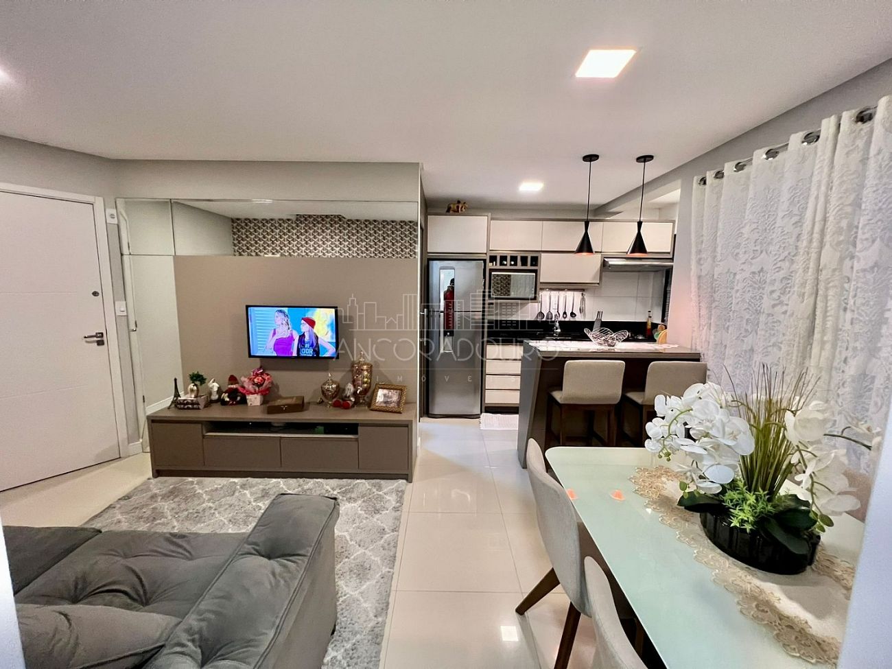 Apartamento à venda com 2 quartos, 59m² - Foto 2