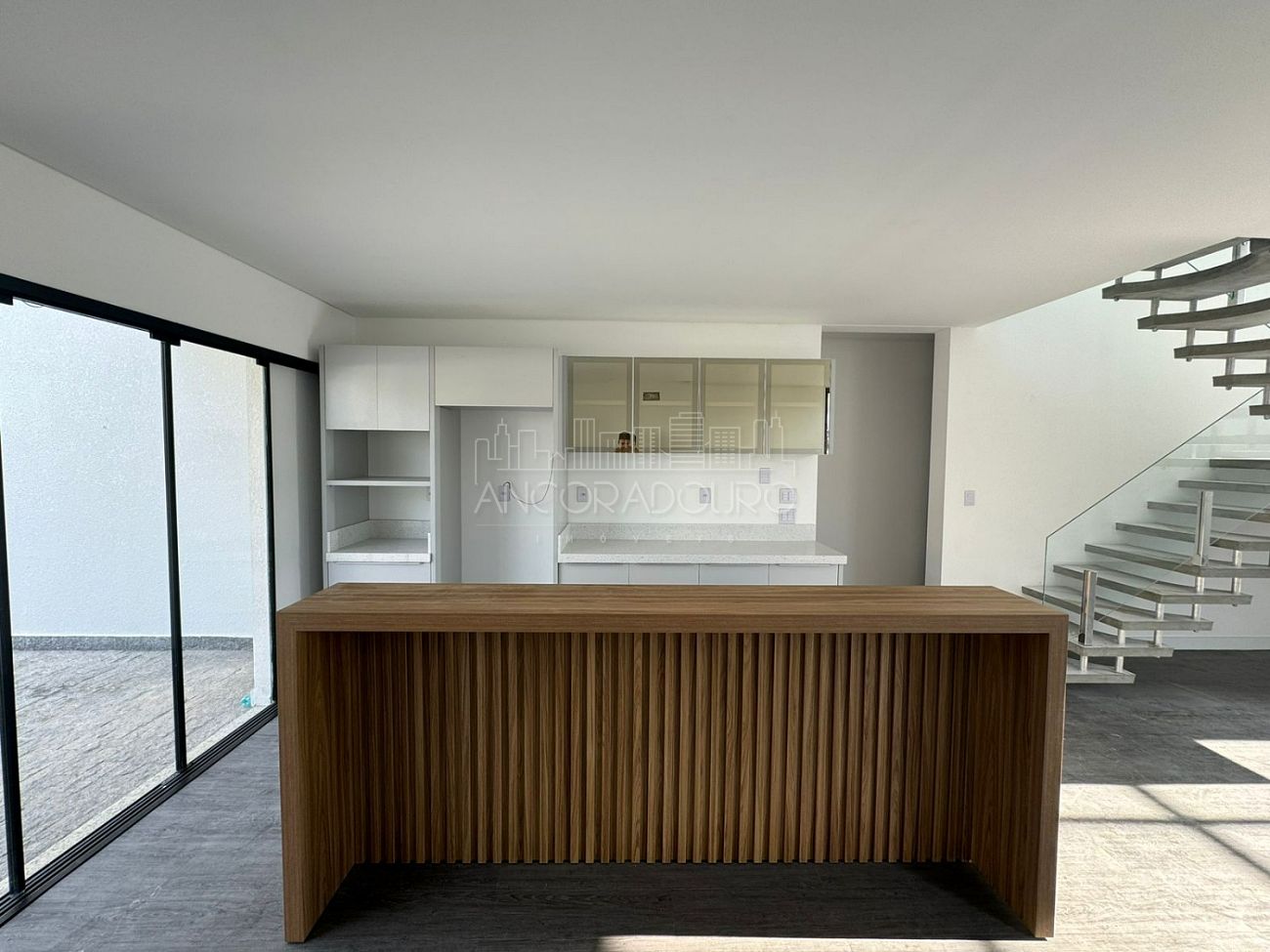 Casa de Condomínio à venda com 4 quartos, 225m² - Foto 2