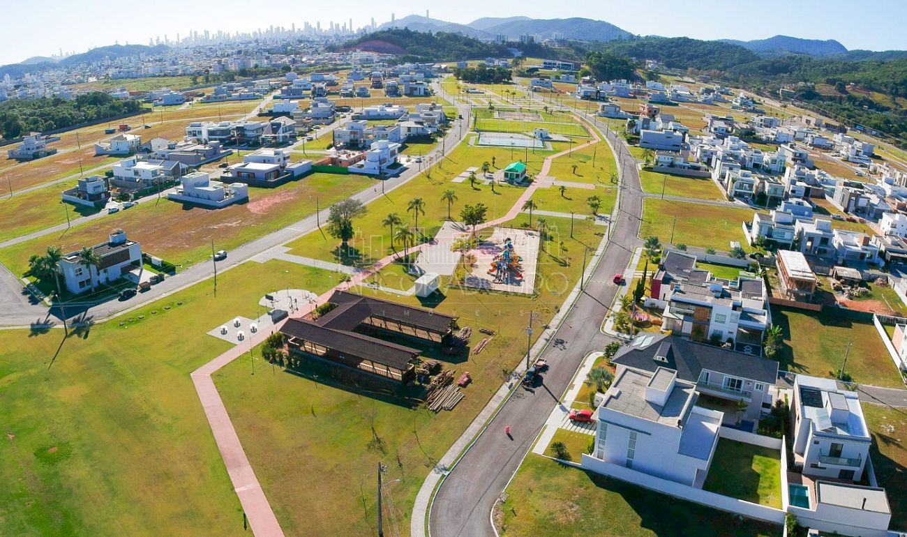 Casa de Condomínio à venda com 4 quartos, 380m² - Foto 28