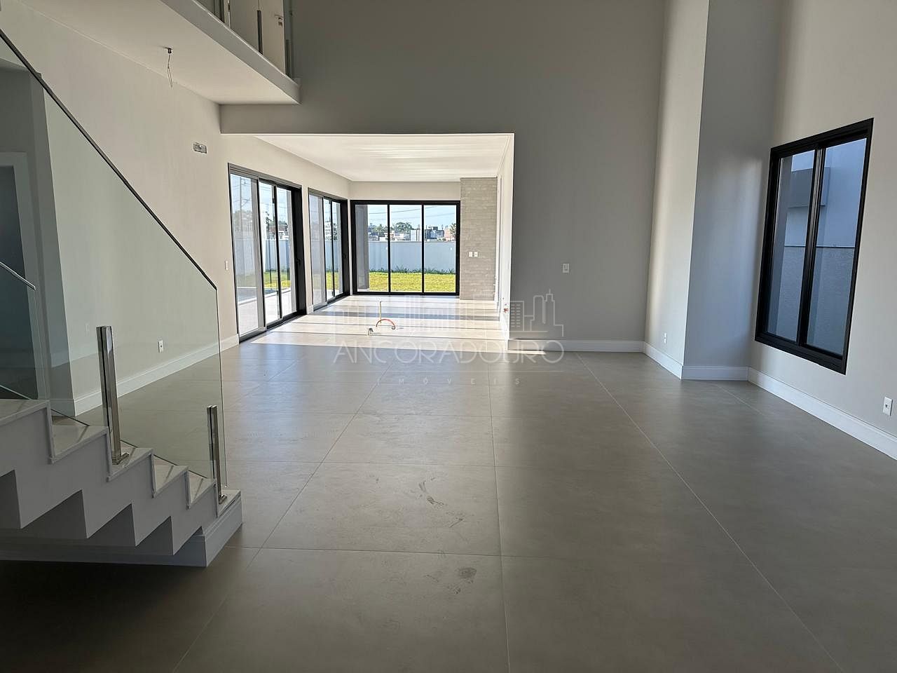 Casa de Condomínio à venda com 4 quartos, 380m² - Foto 3