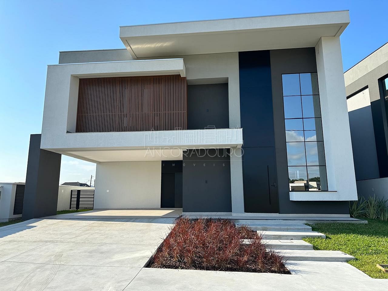 Casa de Condomínio à venda com 4 quartos, 380m² - Foto 1