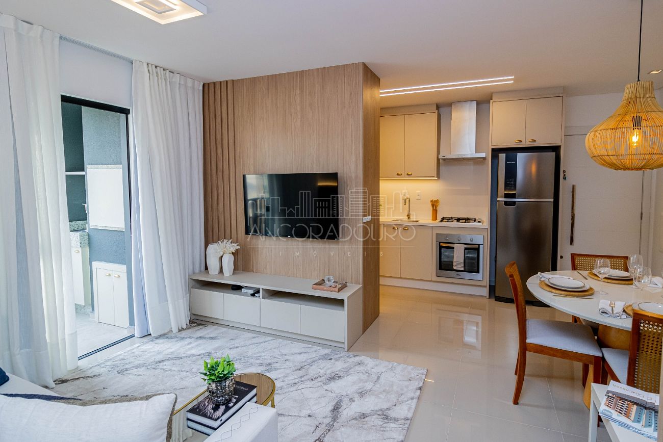 Apartamento à venda com 2 quartos, 70m² - Foto 2