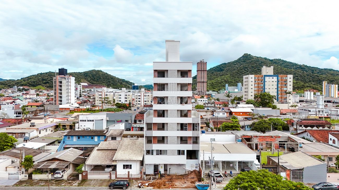 Apartamento à venda com 2 quartos, 71m² - Foto 1
