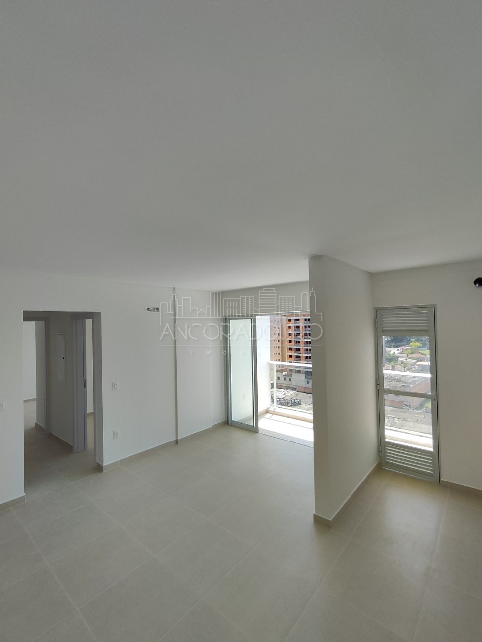 Apartamento à venda com 2 quartos, 67m² - Foto 4