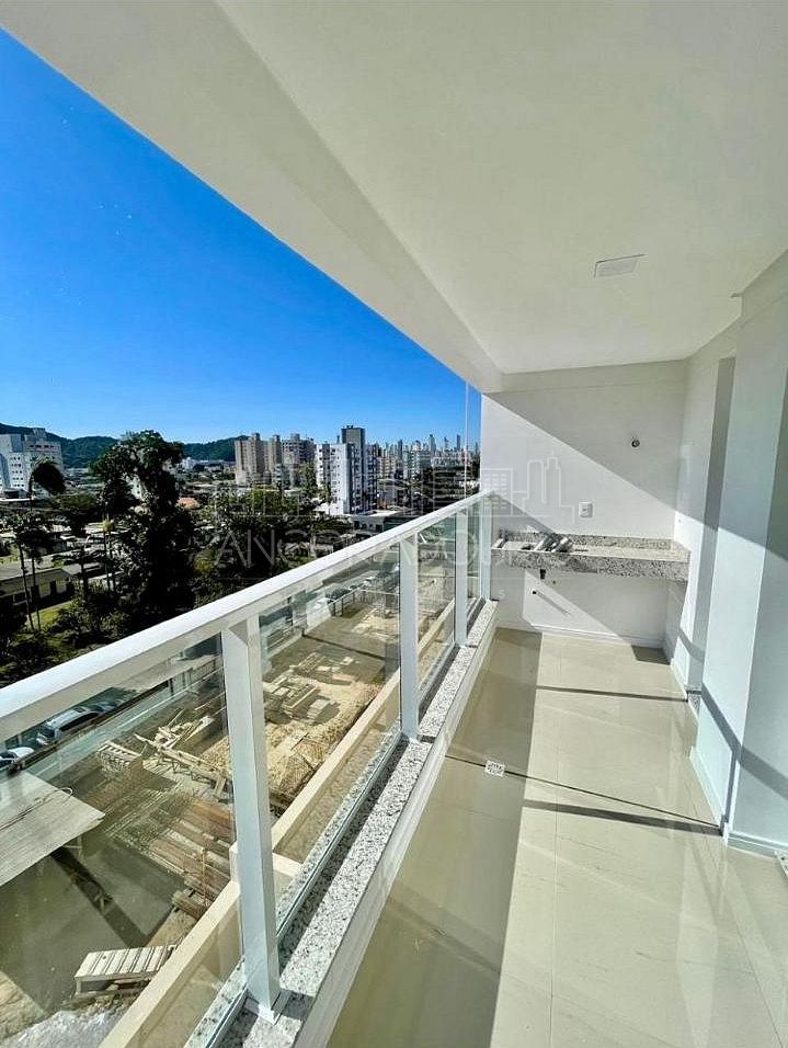 Apartamento à venda com 2 quartos, 71m² - Foto 1