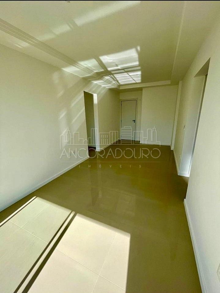 Apartamento à venda com 2 quartos, 71m² - Foto 3