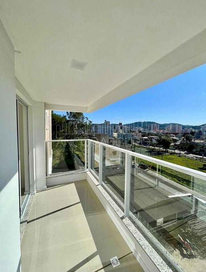Apartamento à venda com 2 quartos, 71m² - Foto 2
