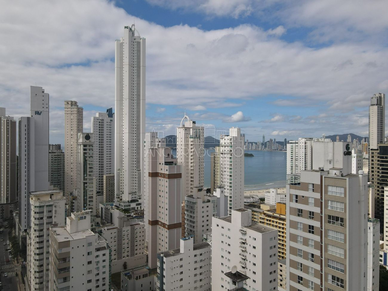 Apartamento, 3 quartos, 177 m² - Foto 2