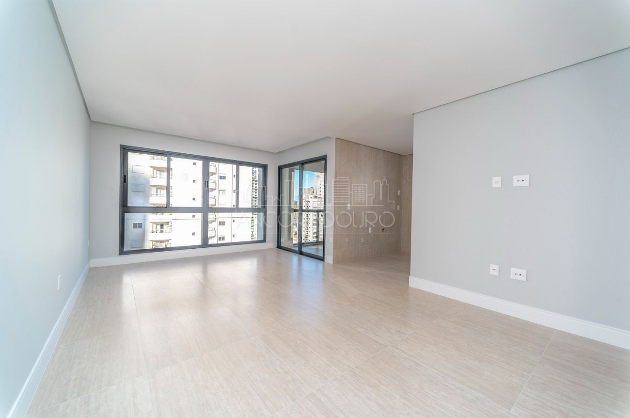 Apartamento, 3 quartos, 120 m² - Foto 1