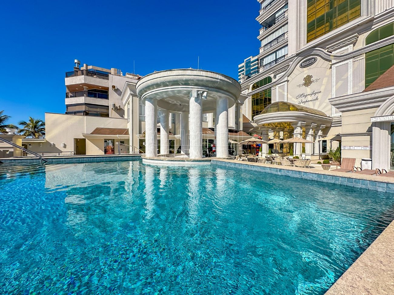 Apartamento, 4 quartos, 217 m² - Foto 1