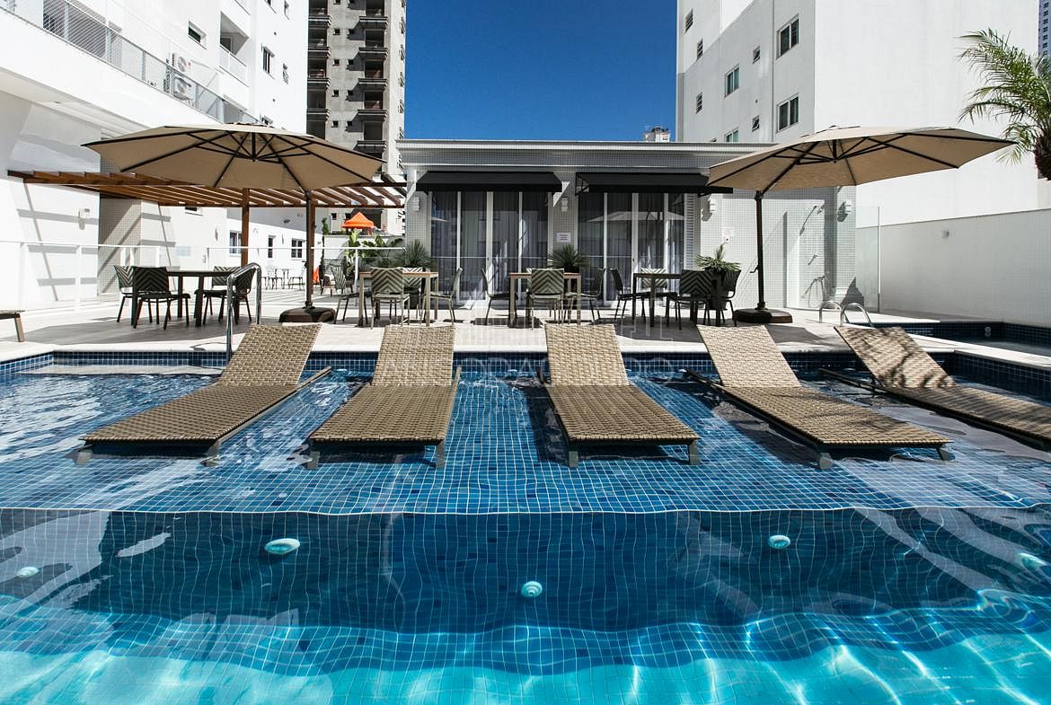 Apartamento, 3 quartos, 182 m² - Foto 2