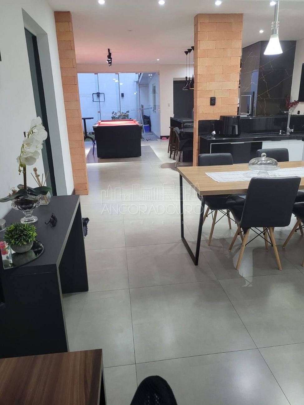 Sobrado, 3 quartos, 215 m² - Foto 2