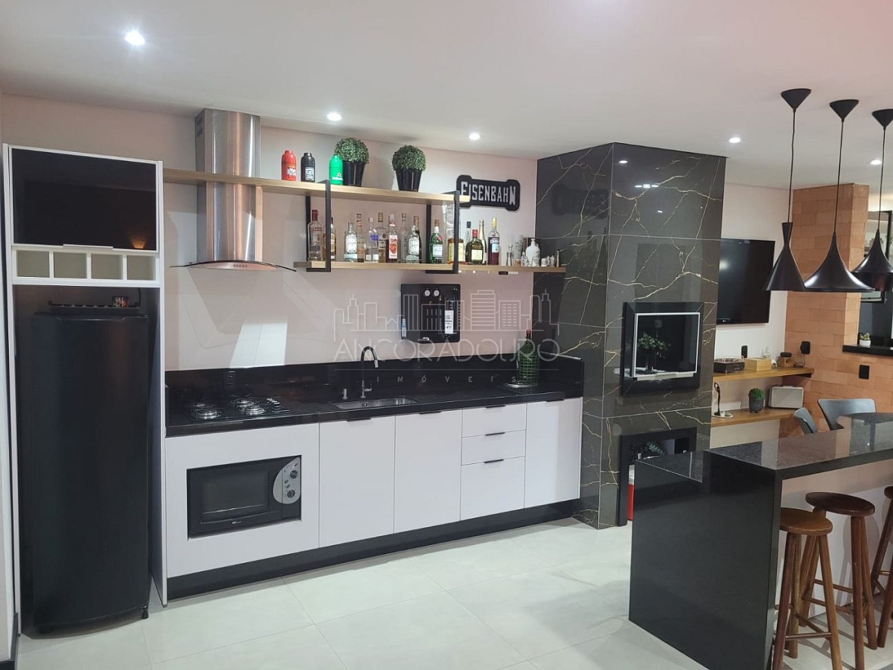 Sobrado, 3 quartos, 215 m² - Foto 1