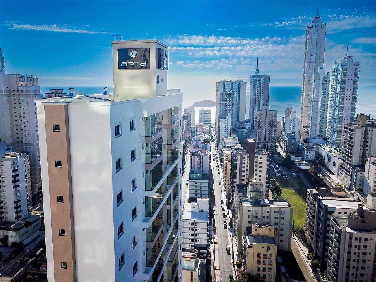 Apartamento, 3 quartos, 135 m² - Foto 1