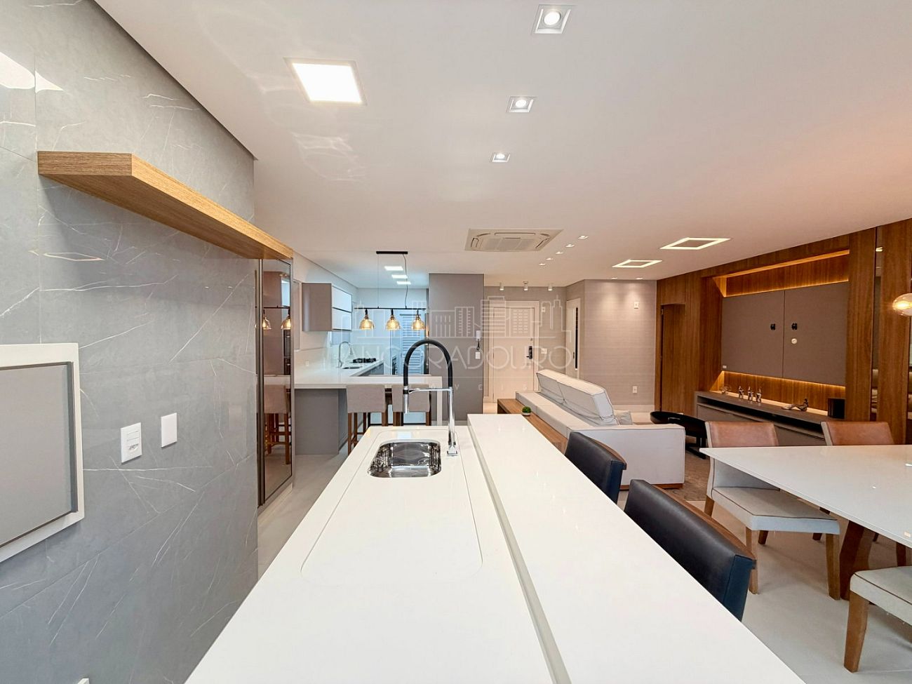 Apartamento, 3 quartos, 139 m² - Foto 2