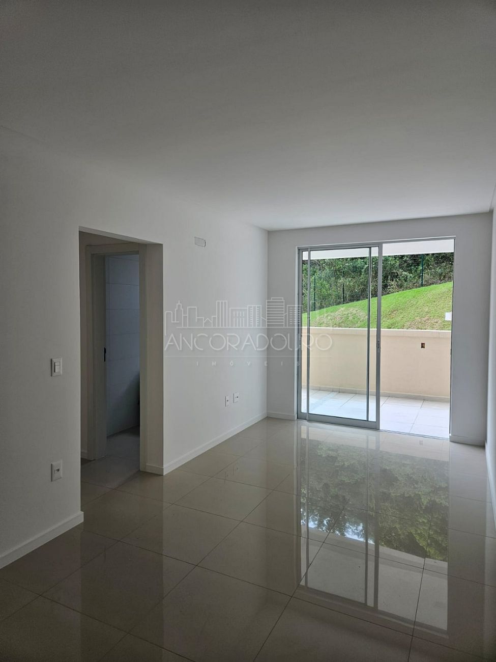 Apartamento à venda com 2 quartos, 147m² - Foto 2