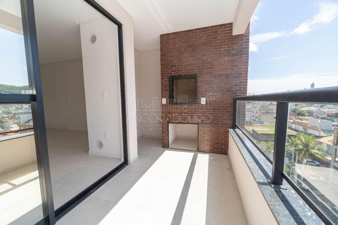 Apartamento à venda com 2 quartos, 77m² - Foto 1