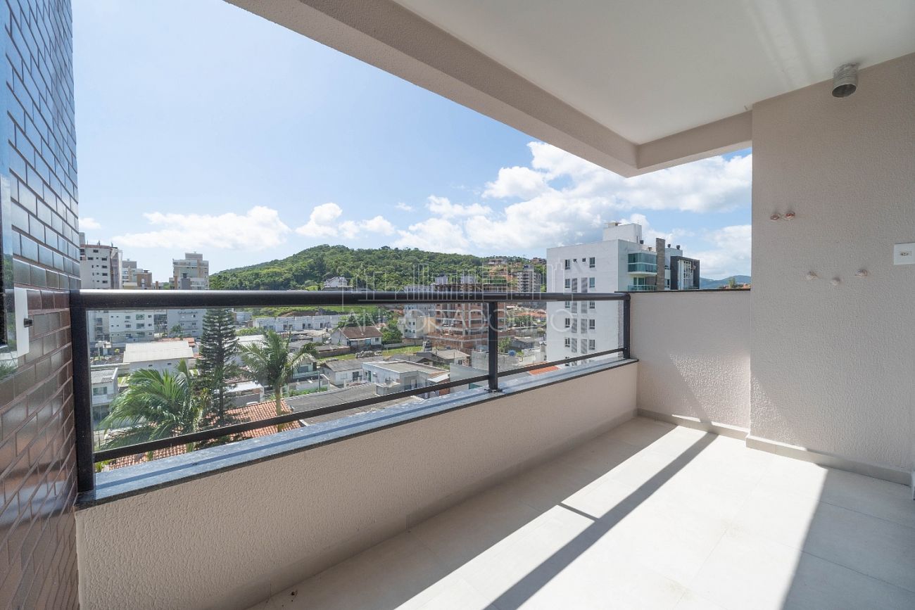 Apartamento à venda com 2 quartos, 77m² - Foto 3