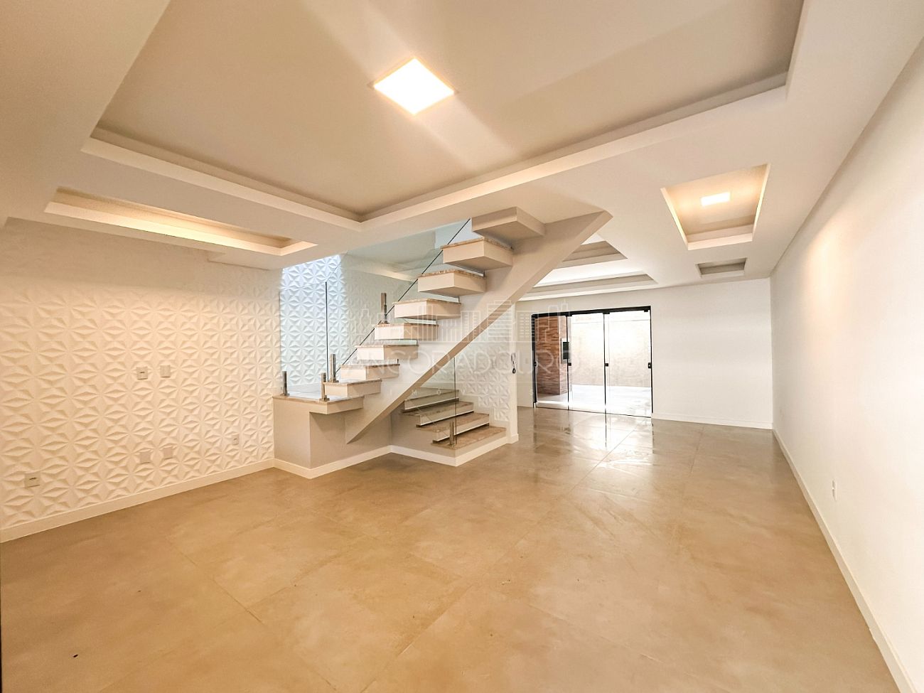 Sobrado à venda com 3 quartos, 135m² - Foto 2