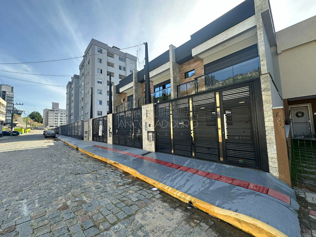 Sobrado à venda com 3 quartos, 135m² - Foto 1