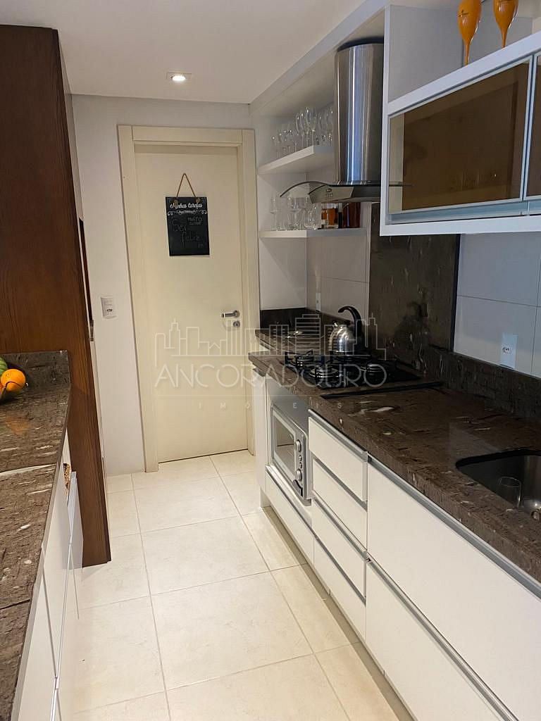 Apartamento à venda com 2 quartos, 75m² - Foto 4