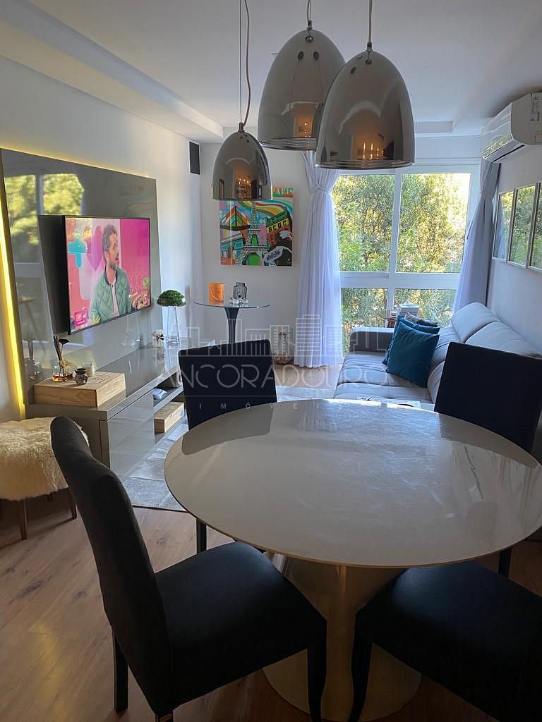 Apartamento à venda com 2 quartos, 75m² - Foto 2